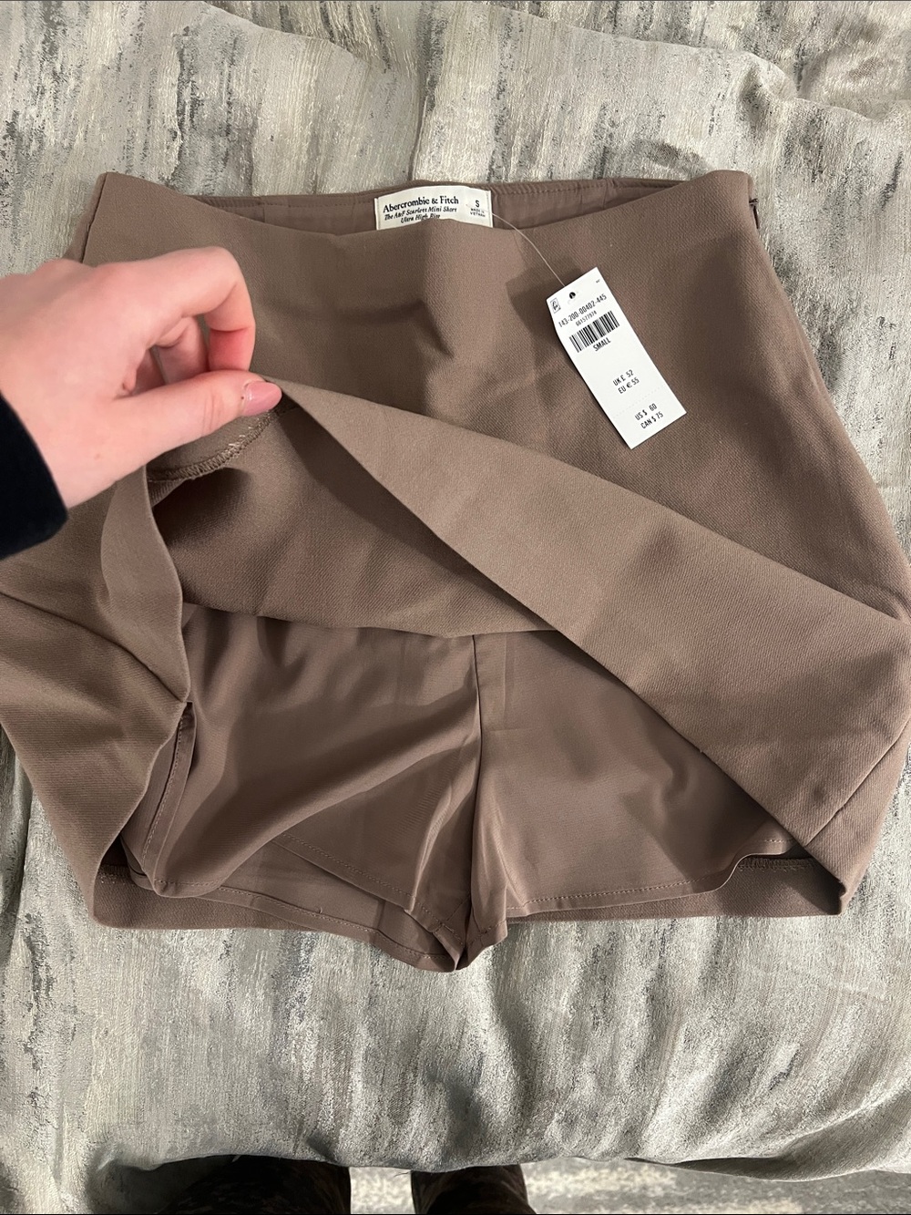 Abercrombie & Fitch Scarlett Mini Skirt Ultra High Rise Taupe - Picture 2 of 4